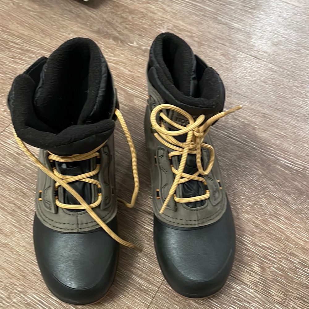 The North Face Shellista IV Shorty Waterproof Insulated Snow Boots